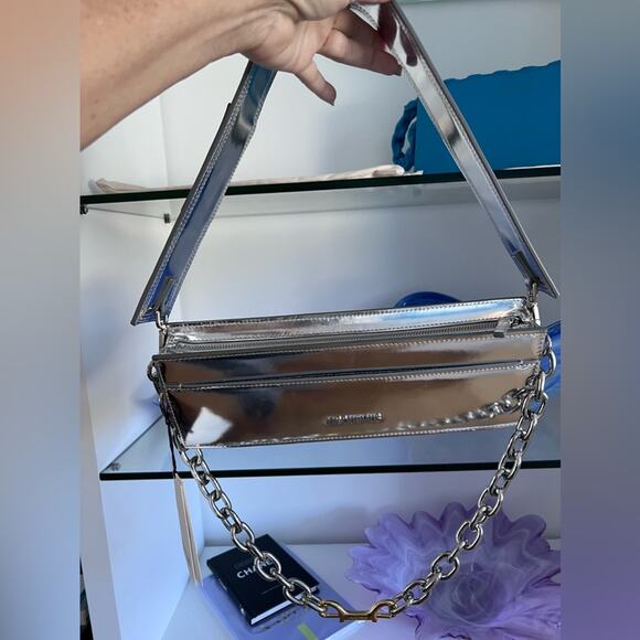 GIFTABLE NWT JACQUEMUS Le Ciuciu metallic silver leather shoulder bag PRISTINE - Picture 4 of 16